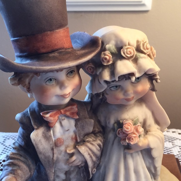 G Armani capodimonte boy and girl statue 🌷🌷🌷🌷 - Picture 2 of 4